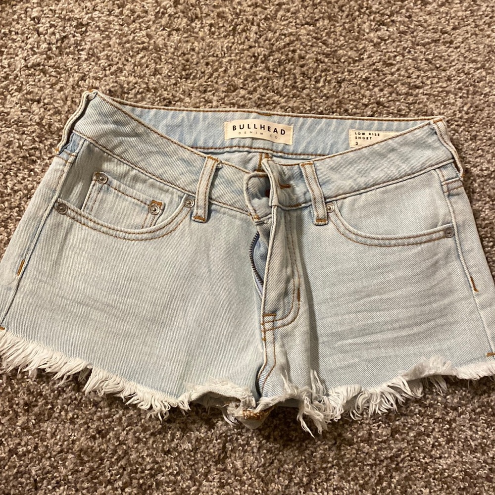 BULLHEAD DENIM LOW RISE JEAN SHORTS SIZE XS